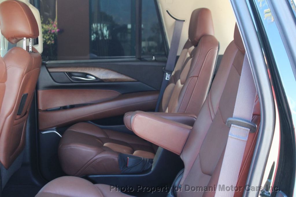 2016 Cadillac Escalade Luxury photo 34