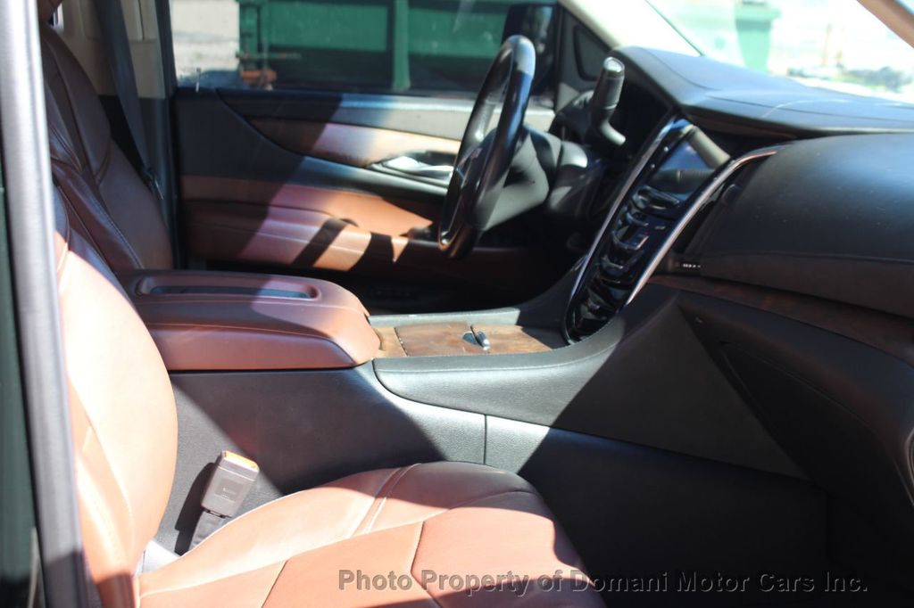 2016 Cadillac Escalade Luxury photo 36