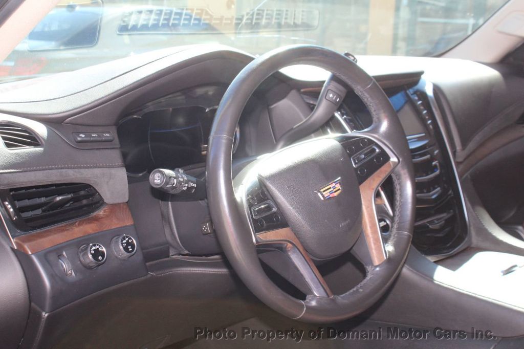 2016 Cadillac Escalade Luxury photo 5