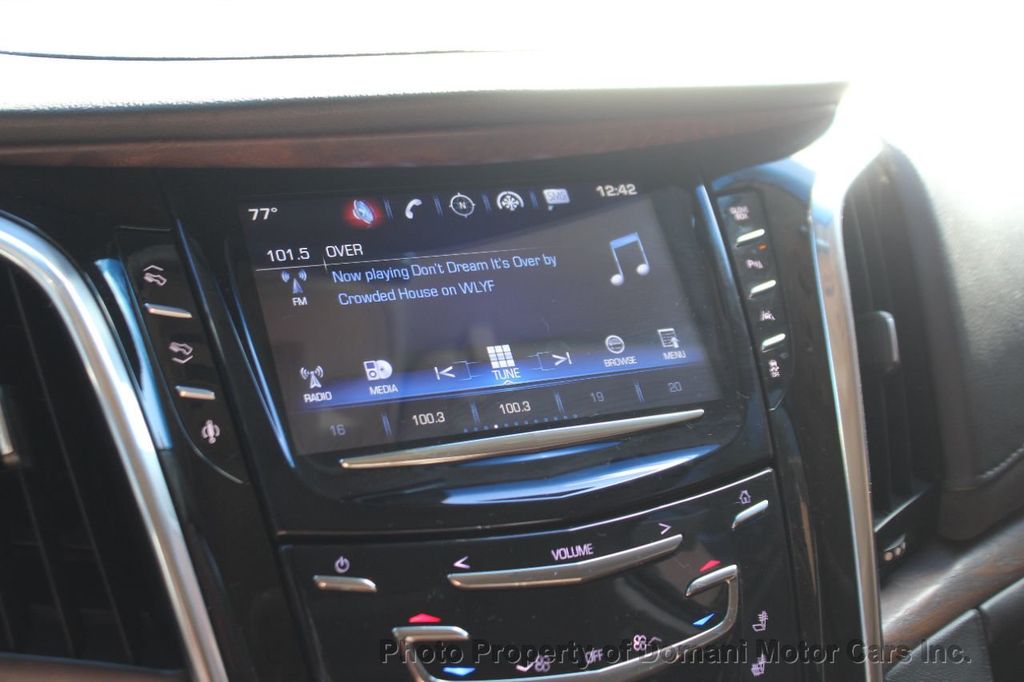 2016 Cadillac Escalade Luxury photo 40