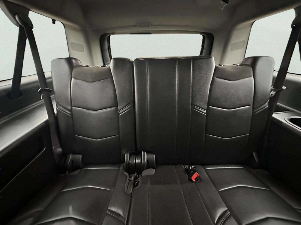 2016 Cadillac Escalade ESV 4WD 4dr Luxury Collection - 23004544 - 18