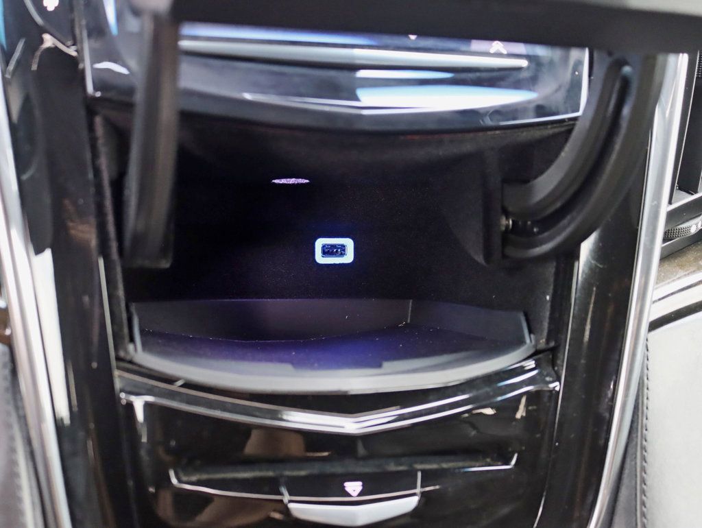2016 Cadillac Escalade ESV Platinum photo 19