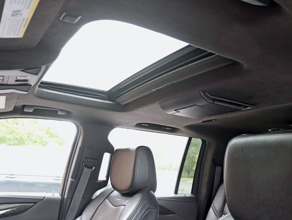 2016 Cadillac Escalade ESV Platinum photo 26