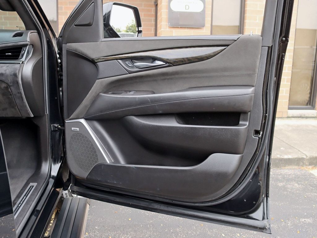2016 Cadillac Escalade ESV Platinum photo 29