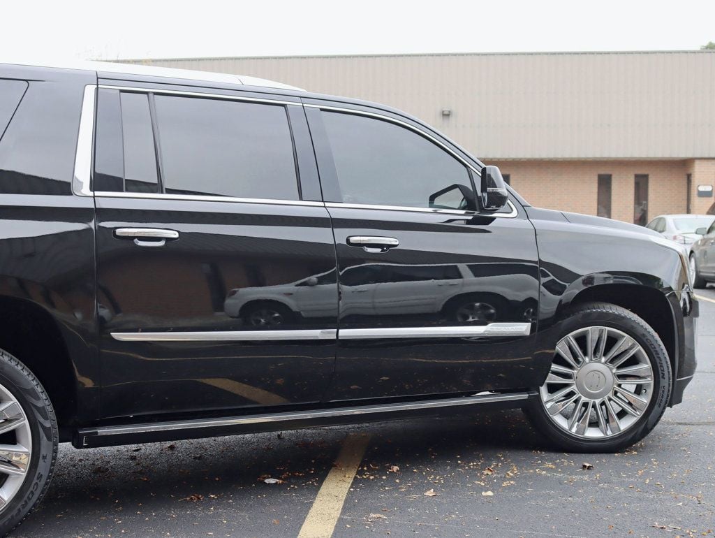 2016 Cadillac Escalade ESV Platinum photo 4