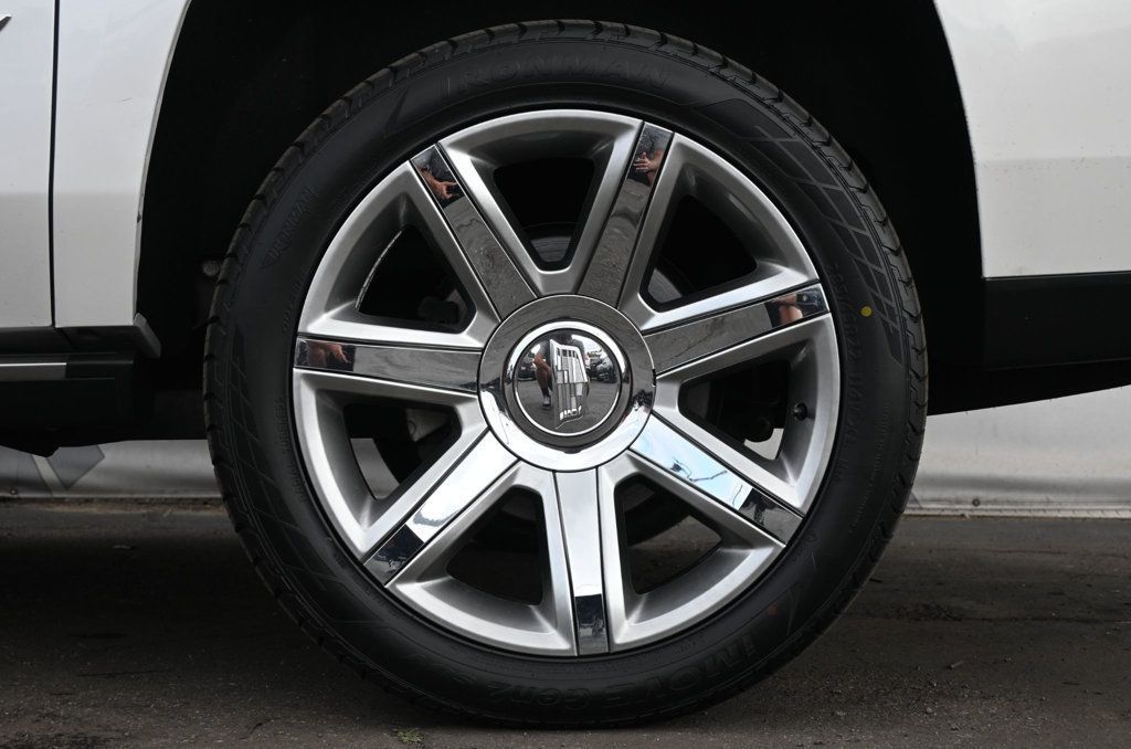 2016 Cadillac Escalade ESV Premium photo 3