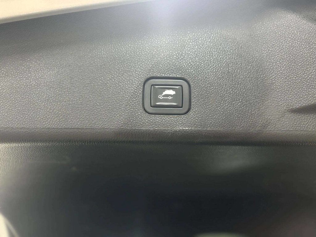 2016 Cadillac SRX AWD 4dr Luxury Collection - 23001752 - 17