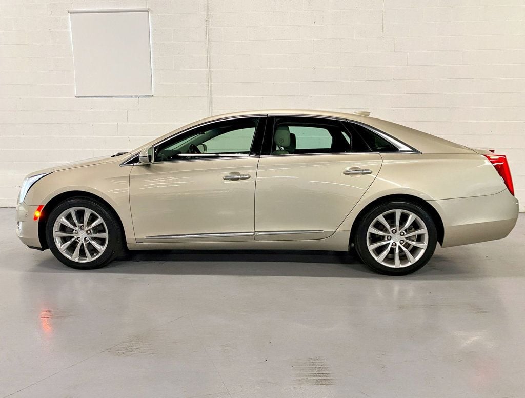 2016 Cadillac XTS 4dr Sedan Luxury Collection FWD - 22588653 - 3