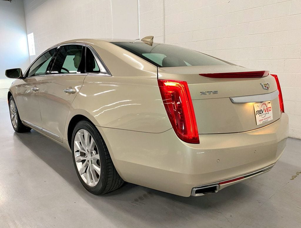 2016 Cadillac XTS 4dr Sedan Luxury Collection FWD - 22588653 - 4