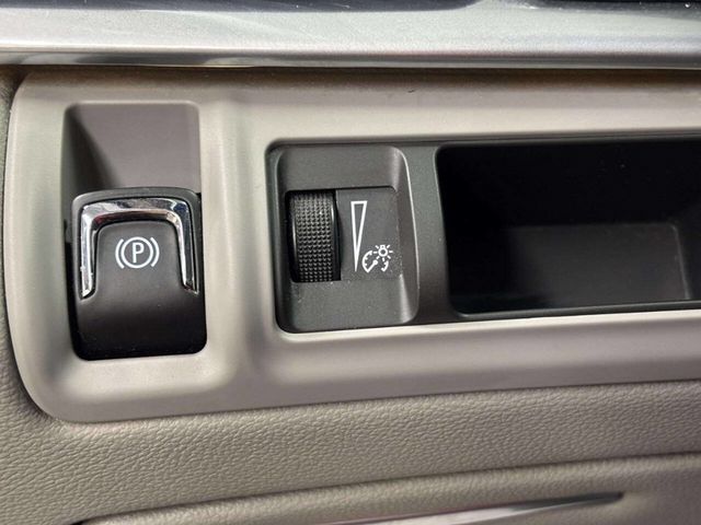 2016 Cadillac XTS 4dr Sedan Luxury Collection FWD - 23029193 - 30
