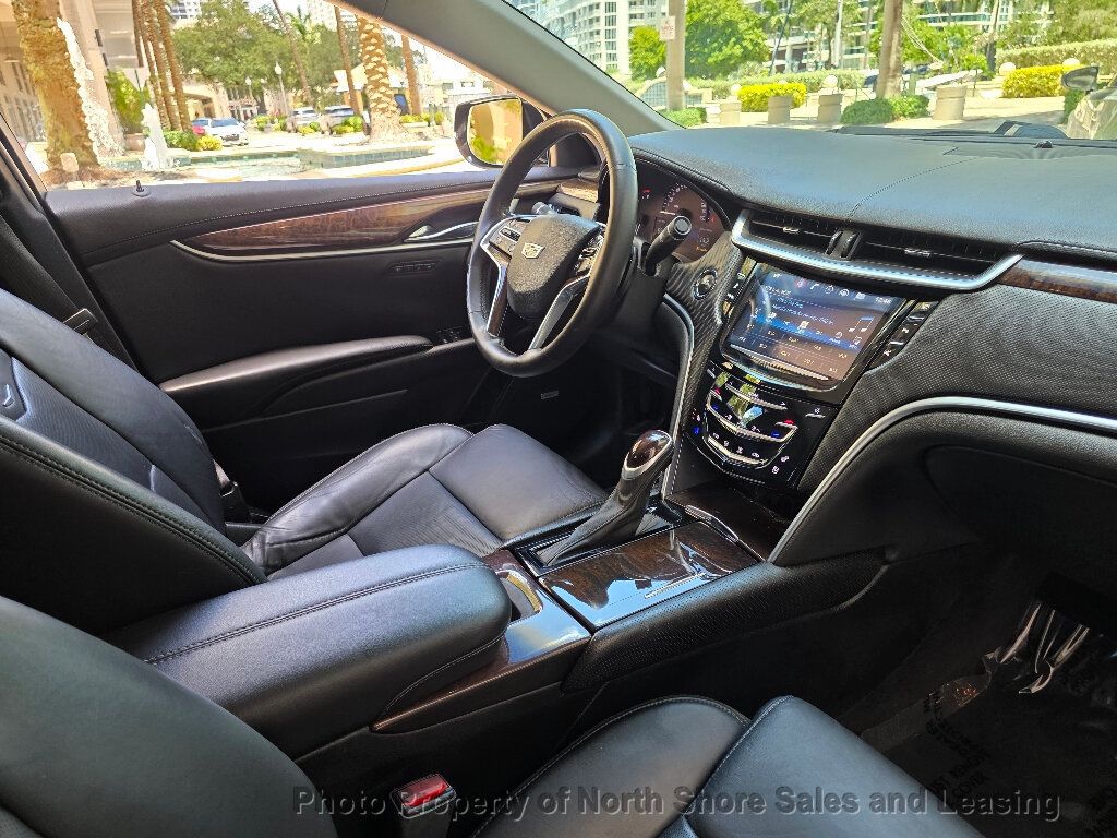 2016 Cadillac XTS 4dr Sedan Luxury Collection FWD - 23037790 - 19