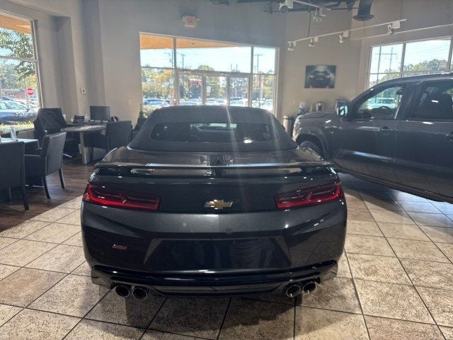 2016 Chevrolet Camaro 2dr Convertible 2SS - 22939793 - 4