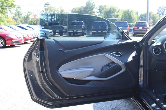 2016 Chevrolet Camaro 2dr Coupe 1LT - 23076064 - 11