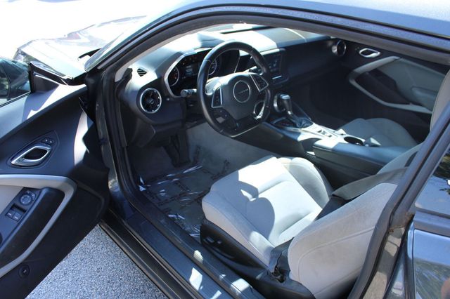 2016 Chevrolet Camaro 2dr Coupe 1LT - 23076064 - 14