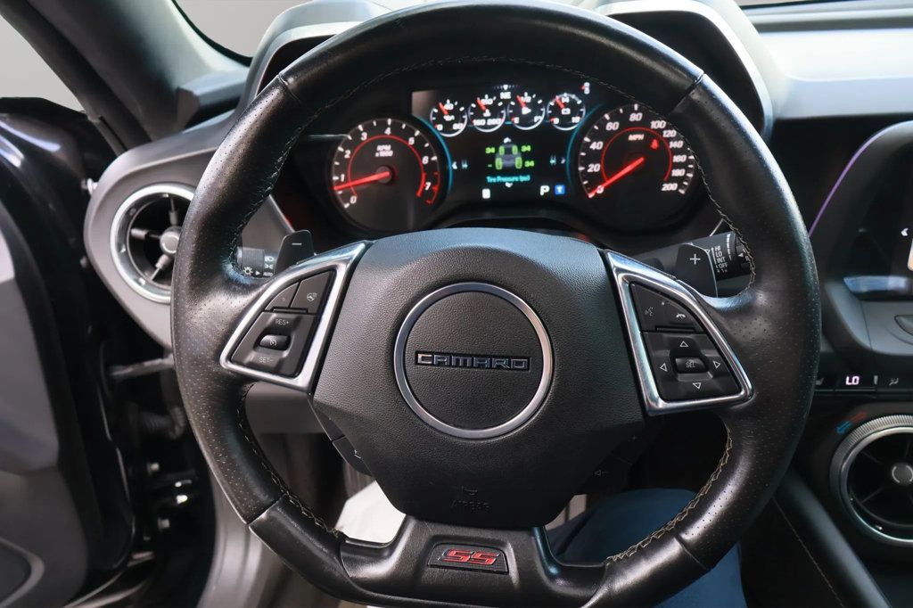 2016 Chevrolet Camaro 2SS Coupe photo 14