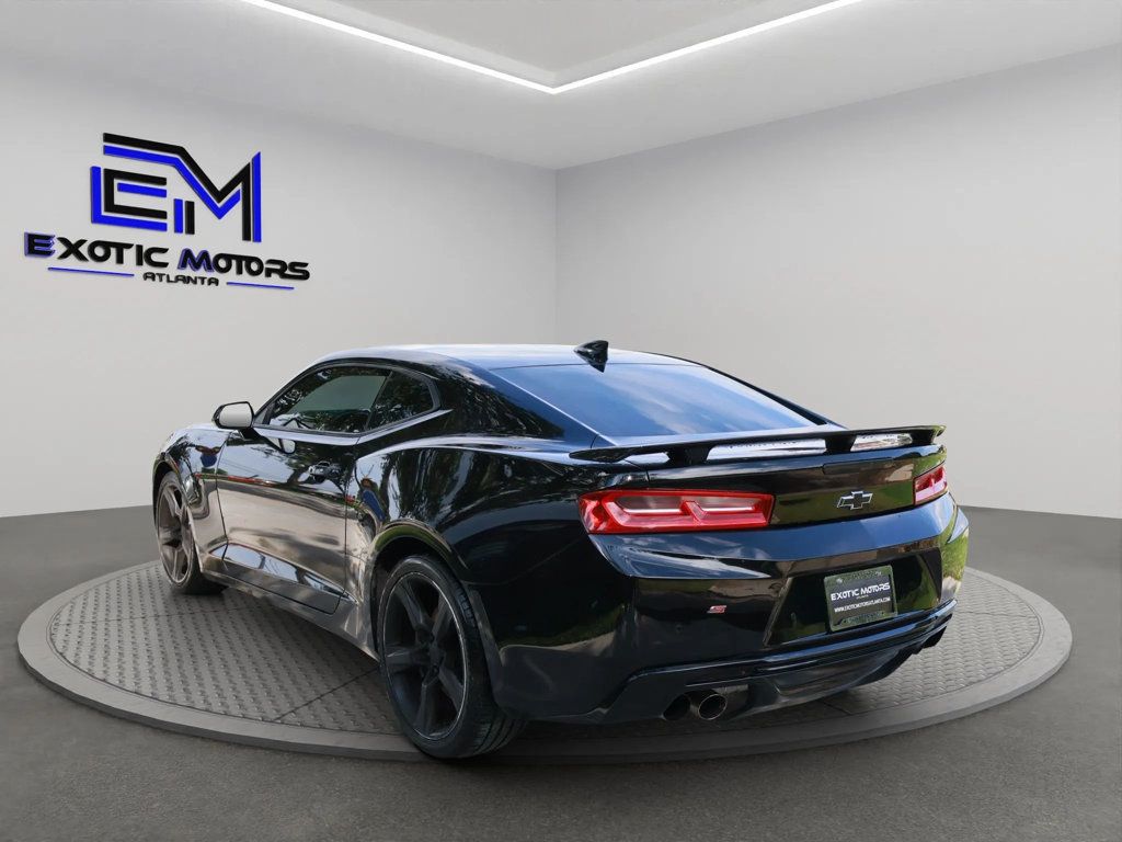 2016 Chevrolet Camaro 2SS Coupe photo 2