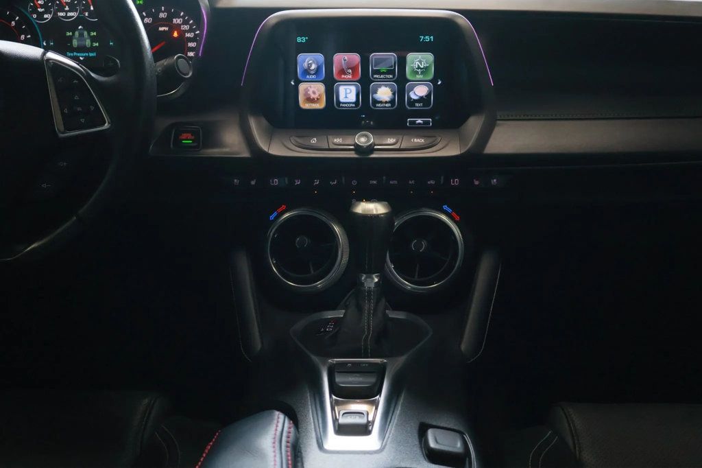 2016 Chevrolet Camaro 2SS Coupe photo 26