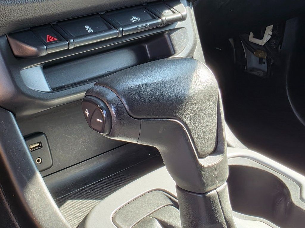 2016 Chevrolet Colorado 2WD Crew Cab 128.3" LT - 22943638 - 32