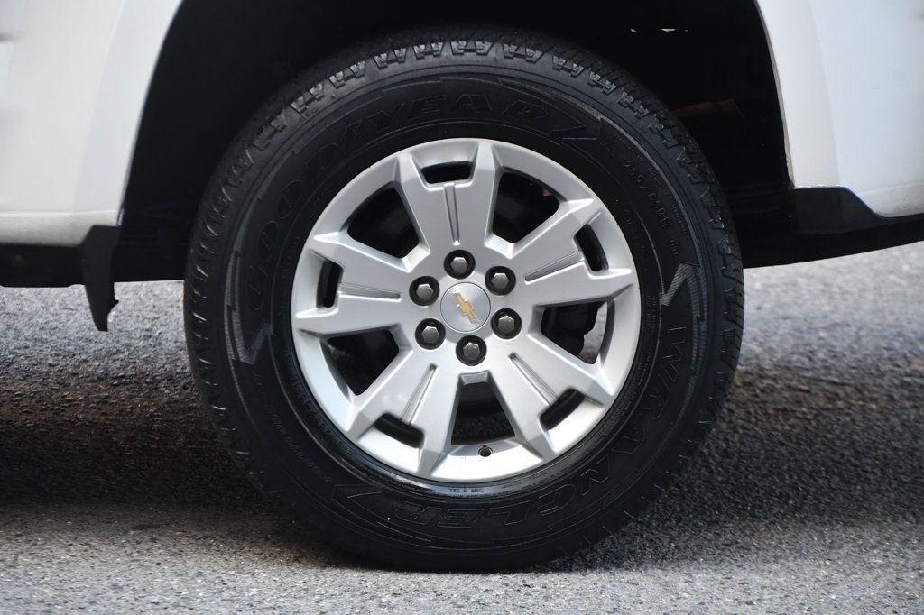 2016 Chevrolet Colorado LT photo 12