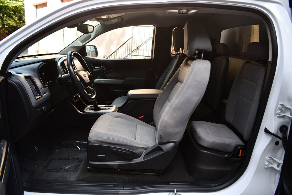 2016 Chevrolet Colorado LT photo 14