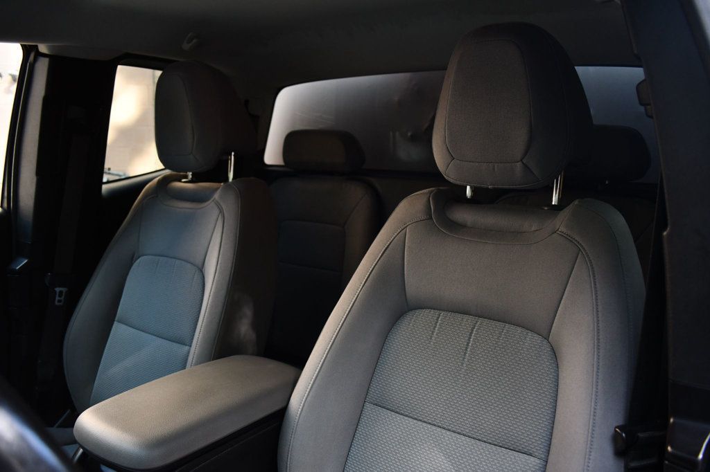 2016 Chevrolet Colorado LT photo 16