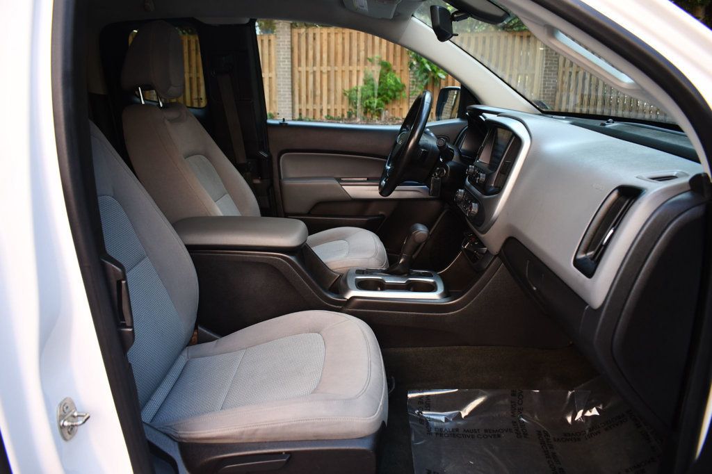 2016 Chevrolet Colorado LT photo 29