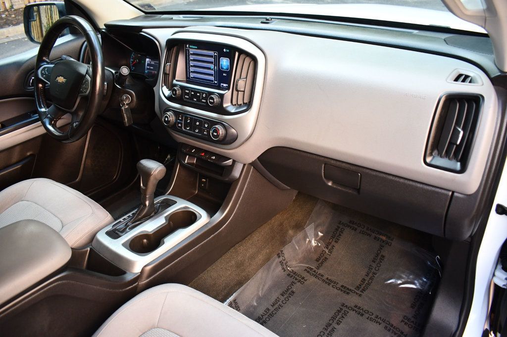 2016 Chevrolet Colorado LT photo 32