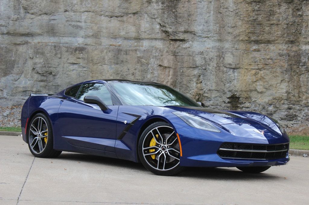 2016 Chevrolet Corvette Stingray Z51 Coupe 2LT photo 3