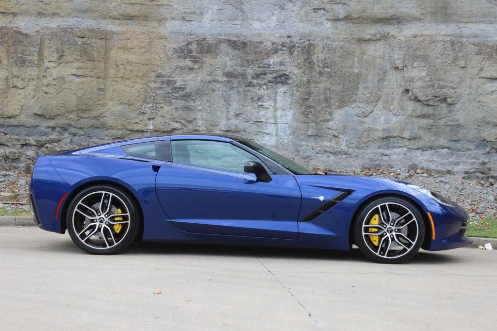 2016 Chevrolet Corvette Stingray Z51 Coupe 2LT photo 4