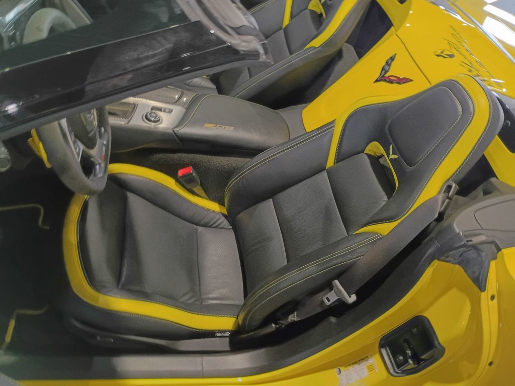 2016 Chevrolet Corvette 2dr Z06 Convertible w/2LZ Clean Autocheck - 23097096 - 17