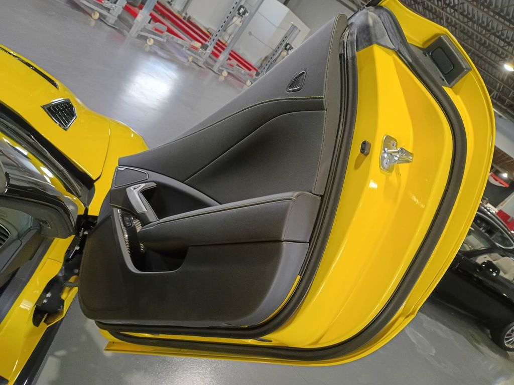 2016 Chevrolet Corvette 2dr Z06 Convertible w/2LZ Clean Autocheck - 23097096 - 43