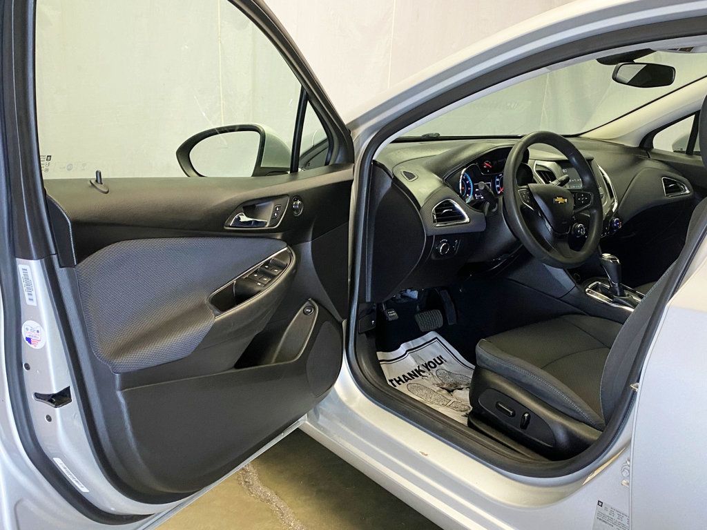 2016 Chevrolet CRUZE 4dr Sedan Automatic LT - 22943791 - 13