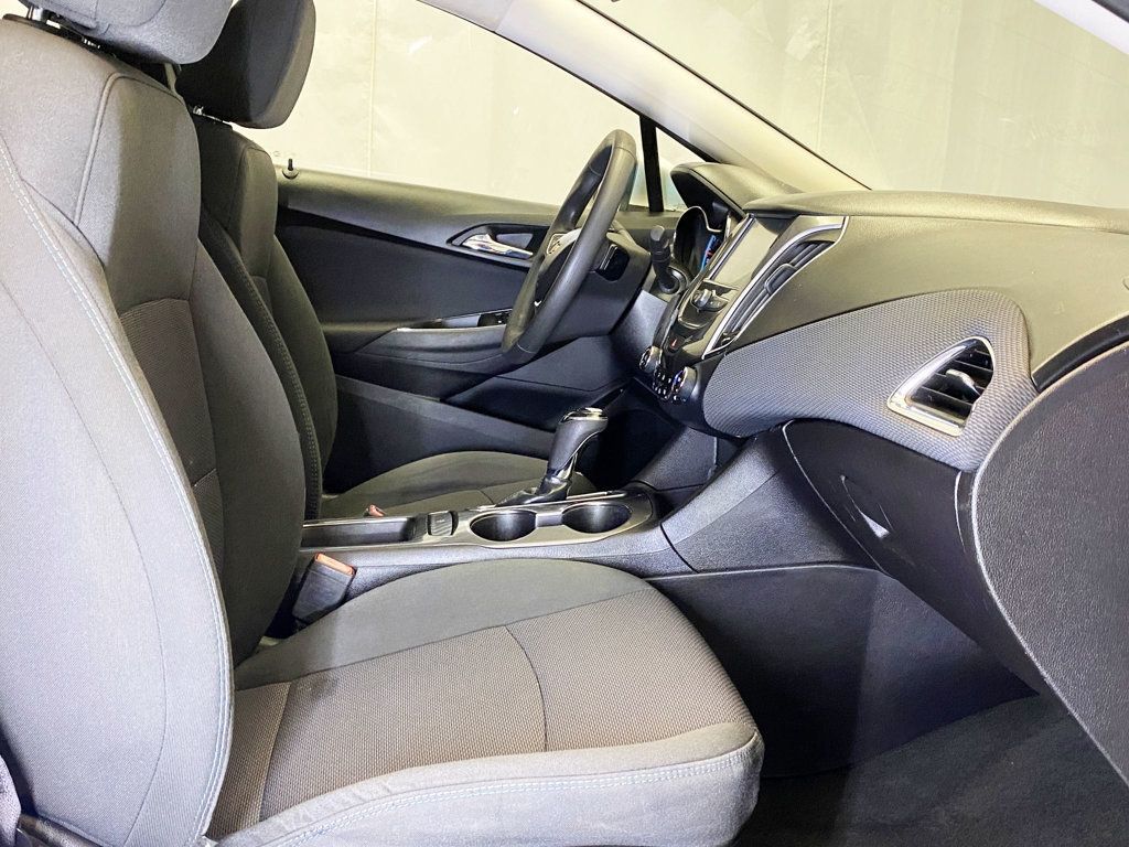 2016 Chevrolet CRUZE 4dr Sedan Automatic LT - 22943791 - 35