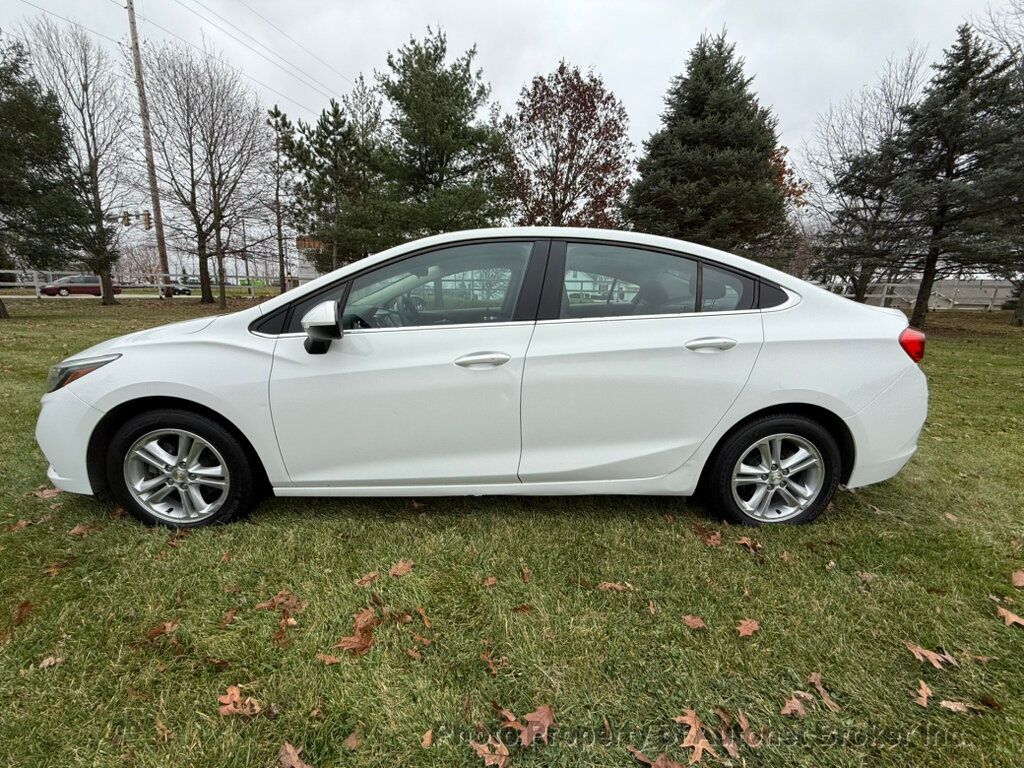 2016 Chevrolet Cruze LT photo 23