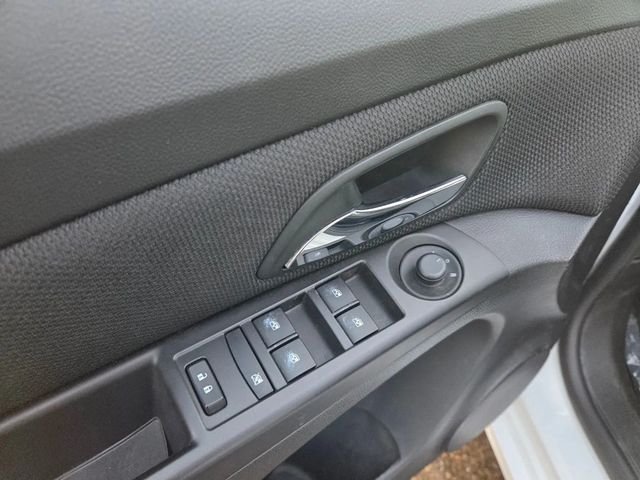 2016 Chevrolet Cruze Limited 2LT Sedan 4D - 22989100 - 19