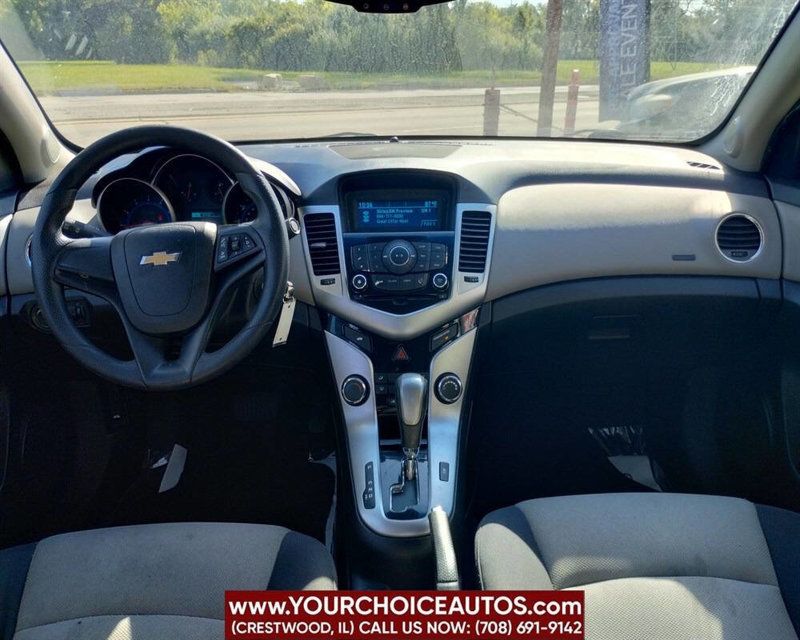 2016 Chevrolet Cruze Limited 4dr Sedan Automatic LS - 22924338 - 29