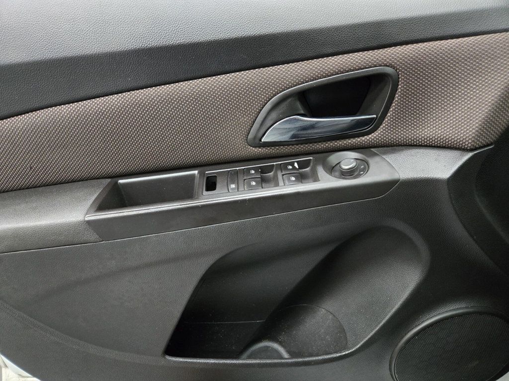 2016 Chevrolet Cruze Limited 4dr Sedan Automatic LT w/1LT - 22933787 - 12