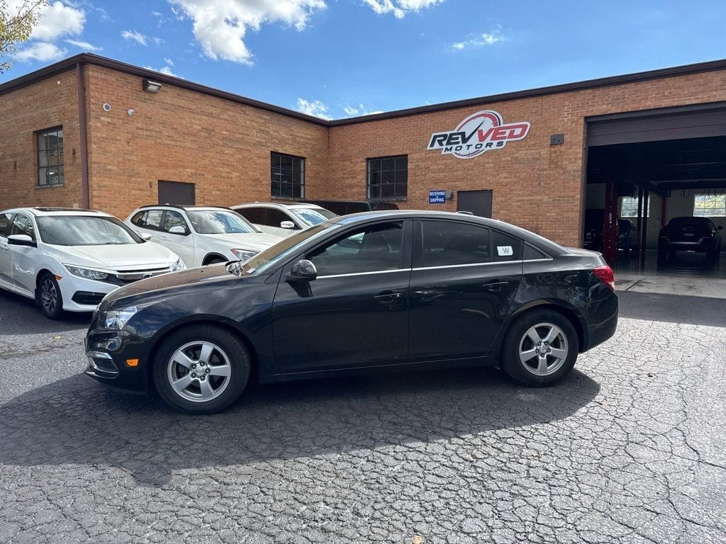 2016 Chevrolet Cruze photo 2