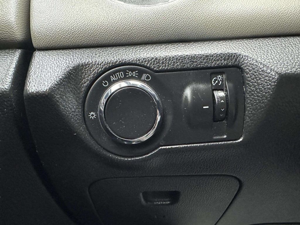 2016 Chevrolet Cruze Limited 4dr Sedan Automatic LT w/1LT - 22968427 - 24