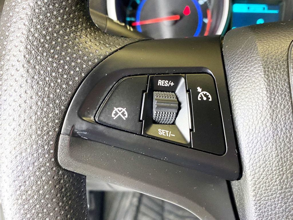 2016 Chevrolet Cruze Limited 4dr Sedan Automatic LT w/1LT - 22984468 - 19