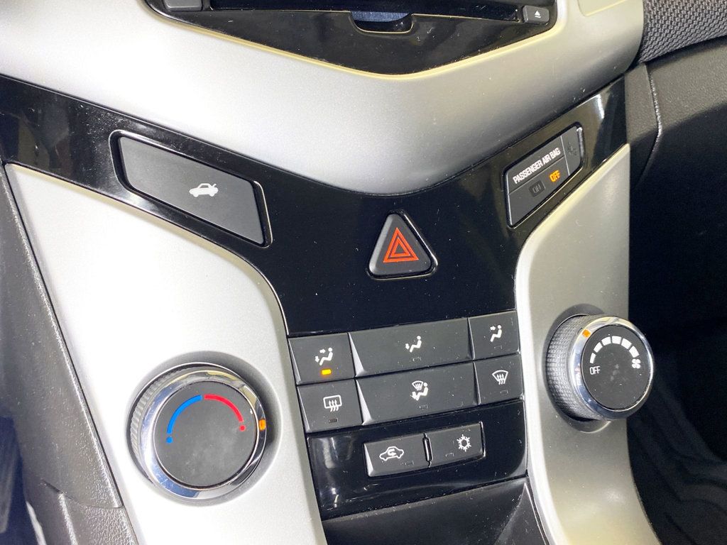 2016 Chevrolet Cruze Limited 4dr Sedan Automatic LT w/1LT - 22984468 - 26