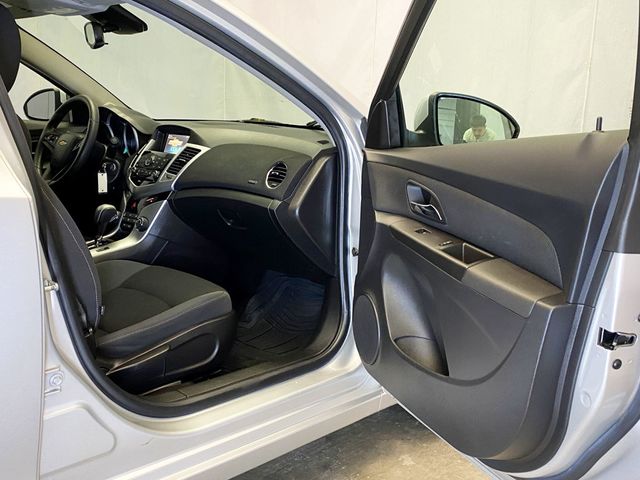 2016 Chevrolet Cruze Limited 4dr Sedan Automatic LT w/1LT - 22984468 - 30