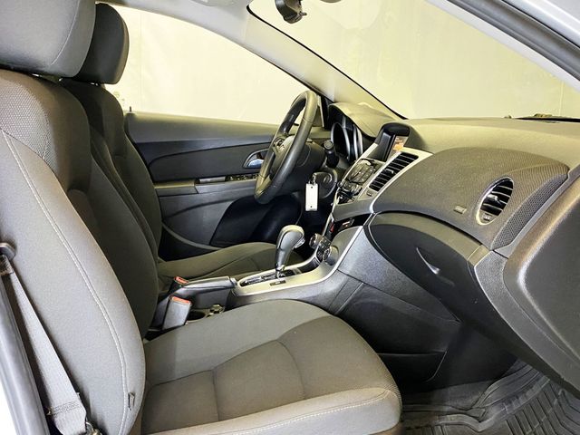 2016 Chevrolet Cruze Limited 4dr Sedan Automatic LT w/1LT - 22984468 - 32