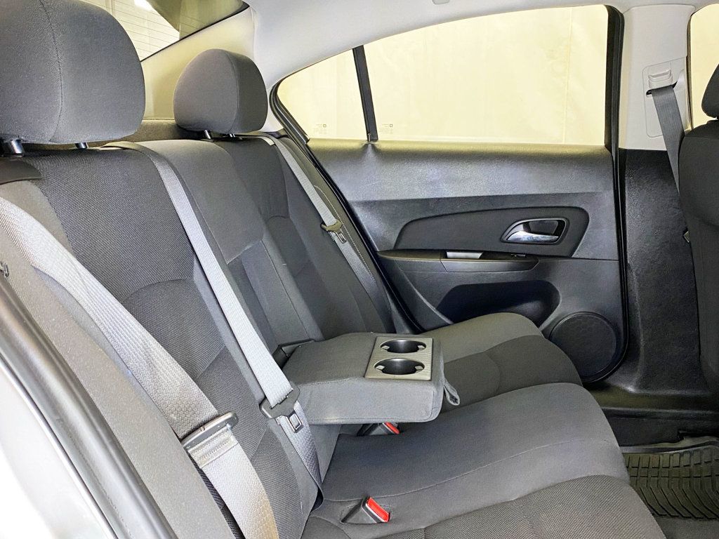 2016 Chevrolet Cruze Limited 4dr Sedan Automatic LT w/1LT - 22984468 - 37