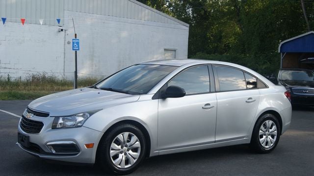 2016 Chevrolet Cruze Limited JUST SERVICED , VERY CLEAN INSIDE AND OUT  - 22909935 - 1