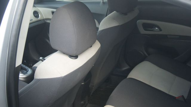 2016 Chevrolet Cruze Limited JUST SERVICED , VERY CLEAN INSIDE AND OUT  - 22909935 - 25