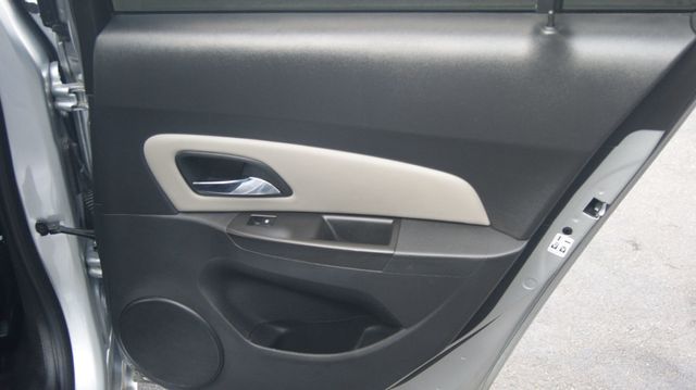 2016 Chevrolet Cruze Limited JUST SERVICED , VERY CLEAN INSIDE AND OUT  - 22909935 - 34