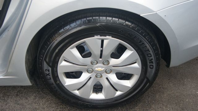 2016 Chevrolet Cruze Limited JUST SERVICED , VERY CLEAN INSIDE AND OUT  - 22909935 - 44