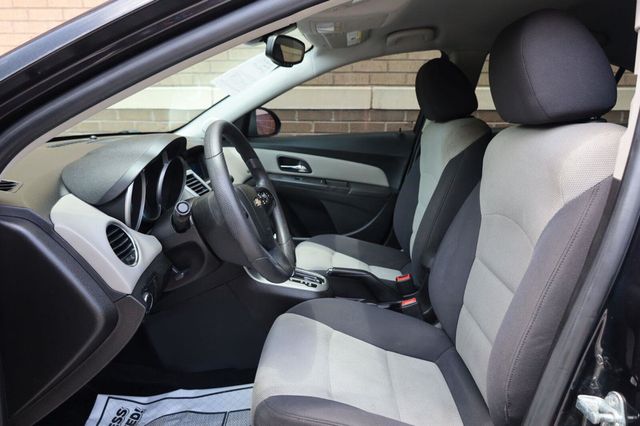 2016 Chevrolet Cruze Limited LS - 23059514 - 12