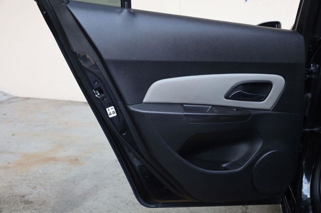 2016 Chevrolet Cruze Limited LS - 23059514 - 15